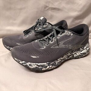 Brooks Women’s Black Athletic Shoes